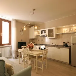 Appartamento Violetta Maison, Elegante E Romantica A Salo’